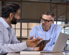 Niche Hiring Surges: Why “Super-Specialists” Are Replacing Generalist Tech Roles in Late 2025